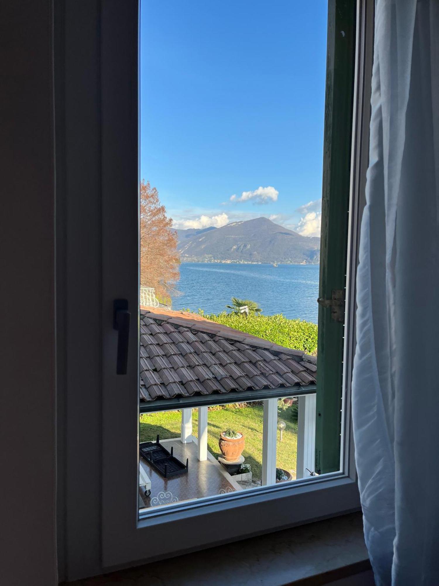 Villa Anastasye Your Lakefront Vacation Rental Predore Buitenkant foto