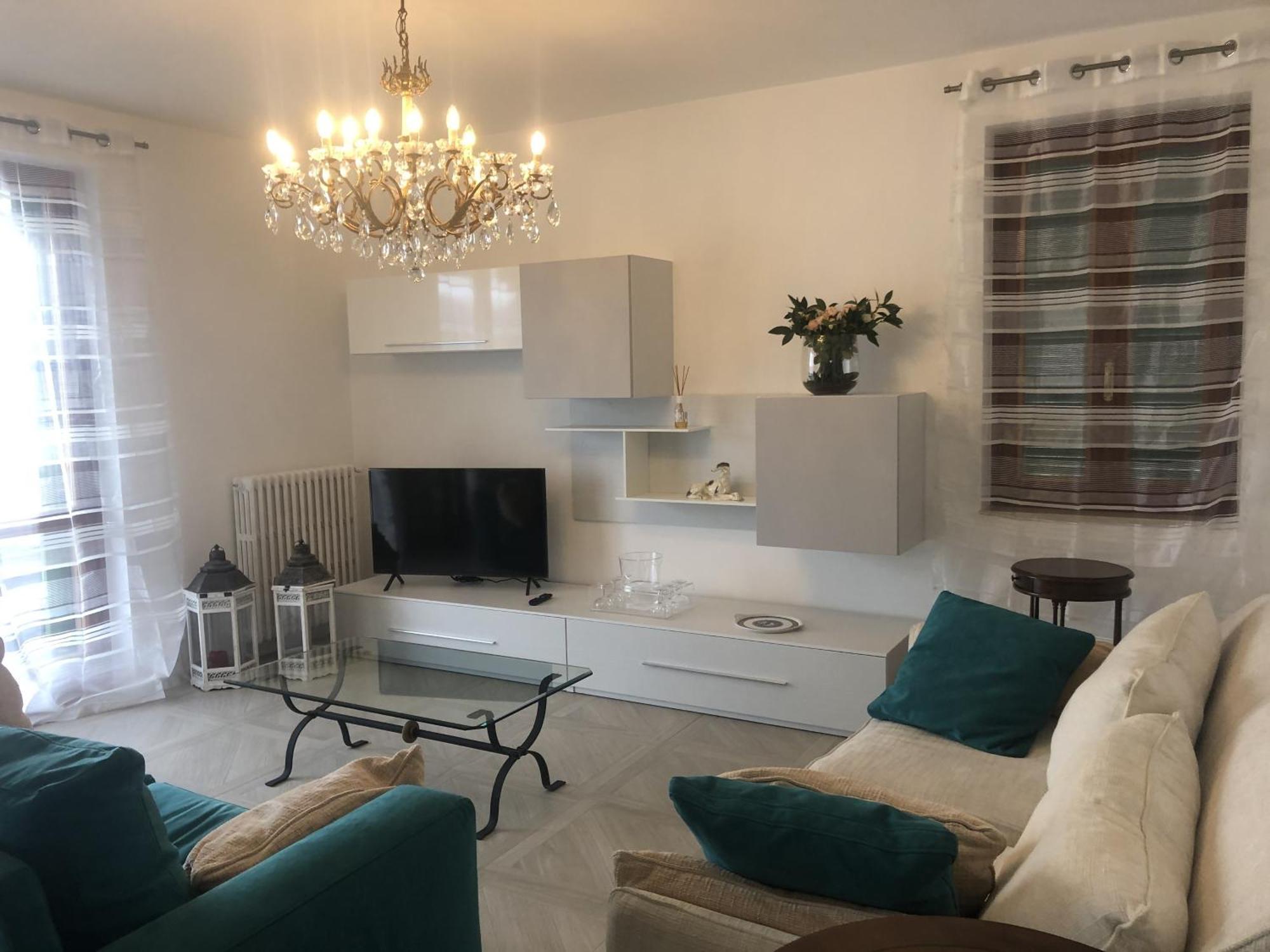 Villa Anastasye Your Lakefront Vacation Rental Predore Buitenkant foto