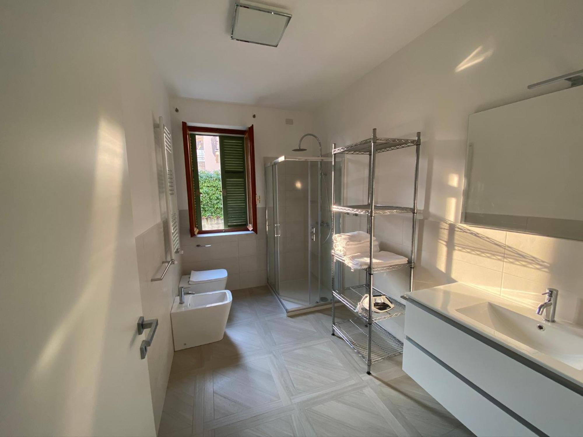 Villa Anastasye Your Lakefront Vacation Rental Predore Buitenkant foto