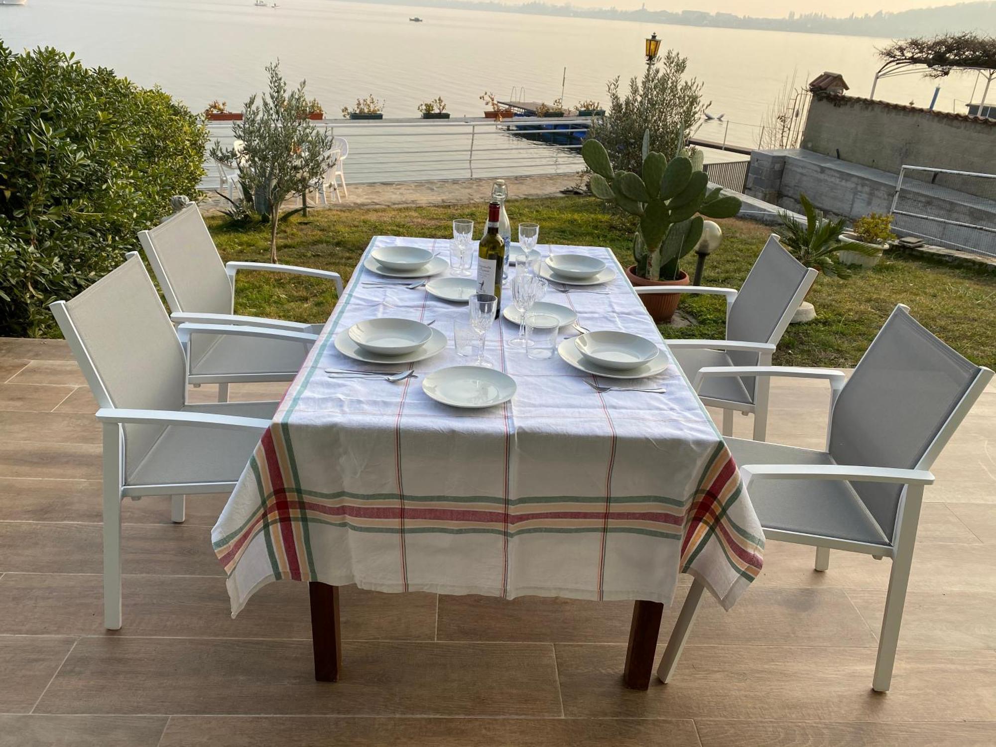 Villa Anastasye Your Lakefront Vacation Rental Predore Buitenkant foto