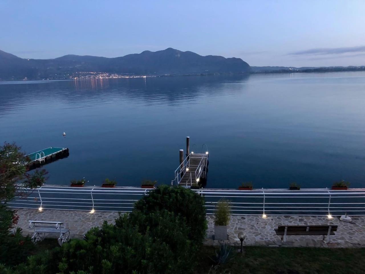 Villa Anastasye Your Lakefront Vacation Rental Predore Kamer foto